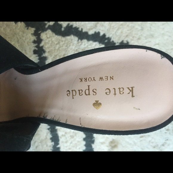 Black suede stiletto pumps size 8.5 - Picture 2 of 4